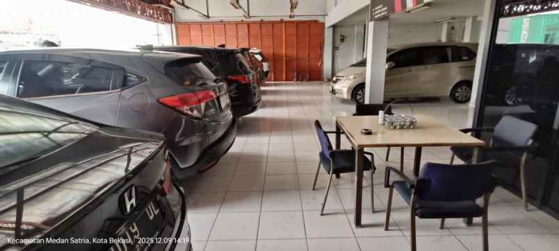 dijual gudang strategis bekas showroom di bekasi