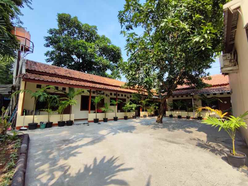 dijual kost jl kampus stan jurangmangu