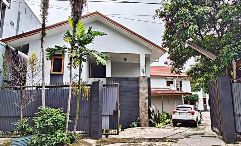 dijual kost jl sekeloa coblong kota