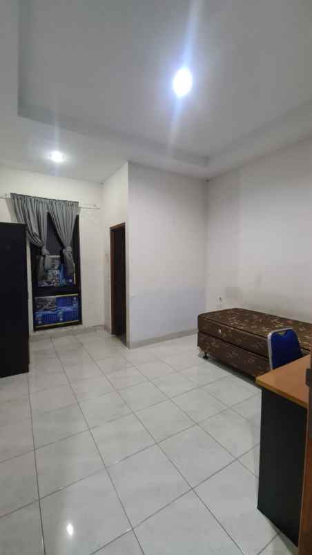 dijual kost kemanggisan