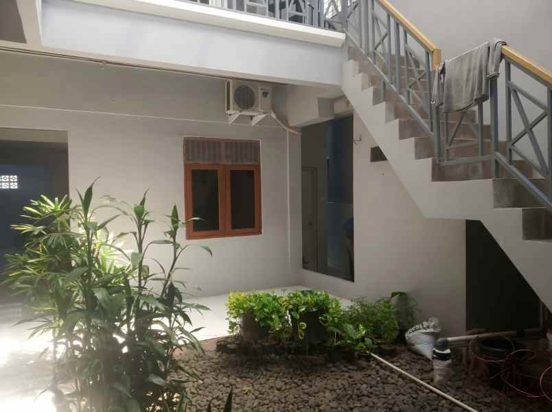 dijual kost pisangan ciputat timur