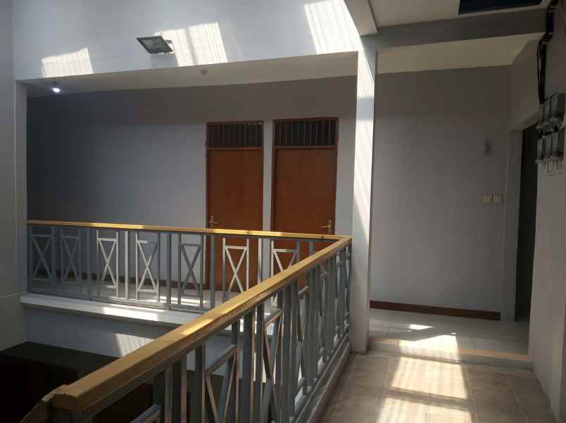 dijual kost pisangan ciputat timur