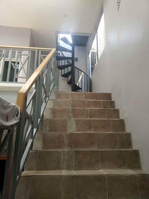 dijual kost pisangan ciputat timur