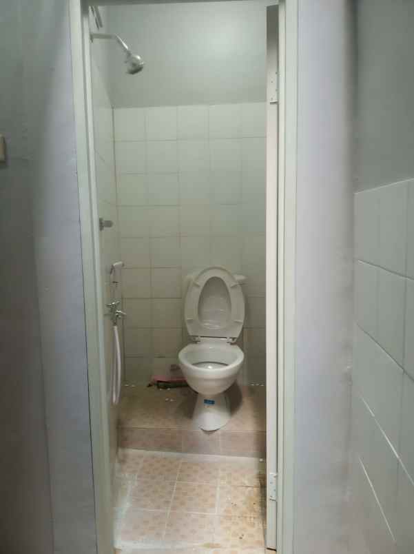 dijual kost pisangan ciputat timur