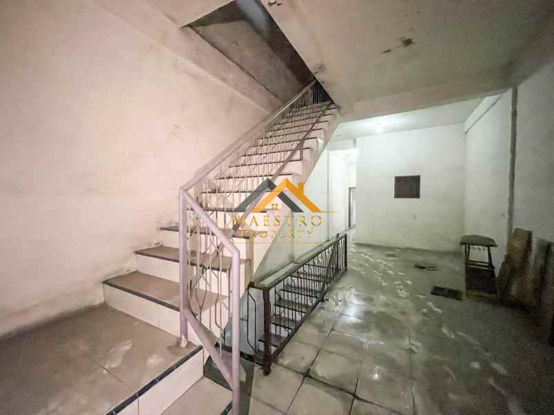 dijual ruko gudang kantor jalan gaharu medan