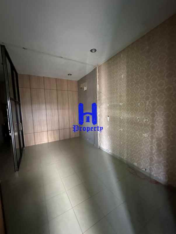 dijual ruko gudang kantor jalan pembangunan iv