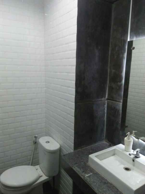 dijual ruko gudang kantor jl ciputat raya no 17e