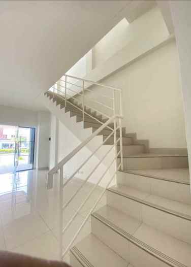 dijual ruko gudang kantor maison de wisteria metland