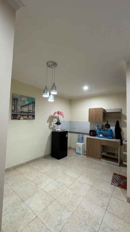 dijual rumah 2 lantai furnished di citra gran cibubur