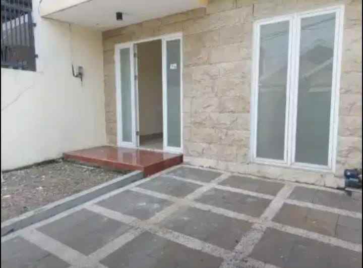 dijual rumah 2 lantai nirwana eksekutif surabaya timur