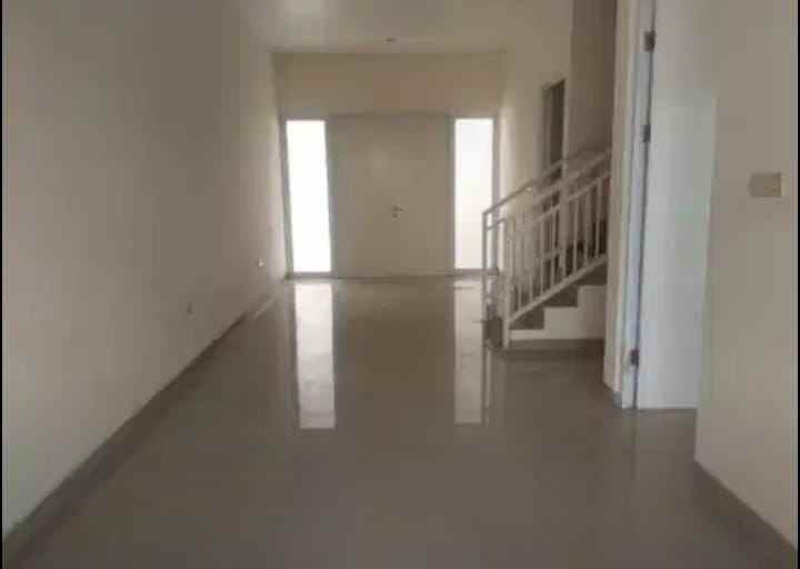 dijual rumah 2 lantai nirwana eksekutif surabaya timur