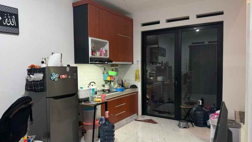 dijual rumah 2 lantai nyaman asri di cipageran cimahi