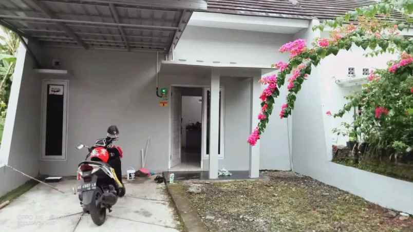 dijual rumah 3 km umy