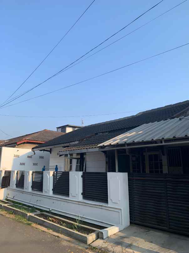 dijual rumah 5 menit dari metro indah mall