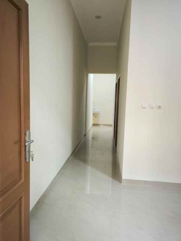 dijual rumah angke