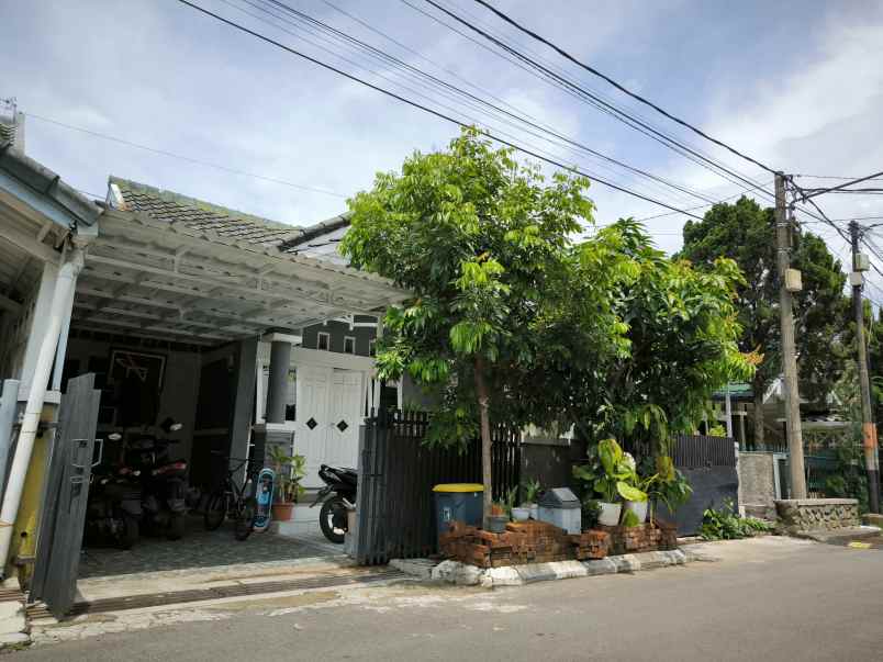 dijual rumah arcamanik