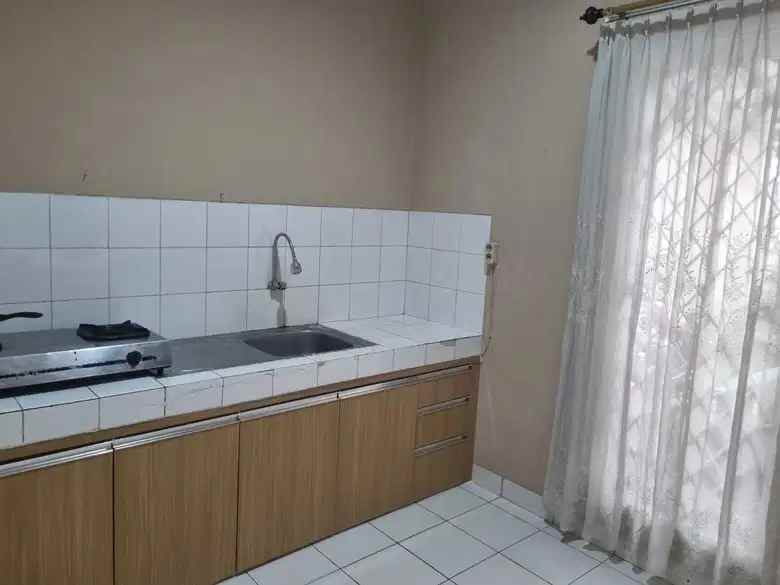 dijual rumah asri dan terawat di kencana loka bsd