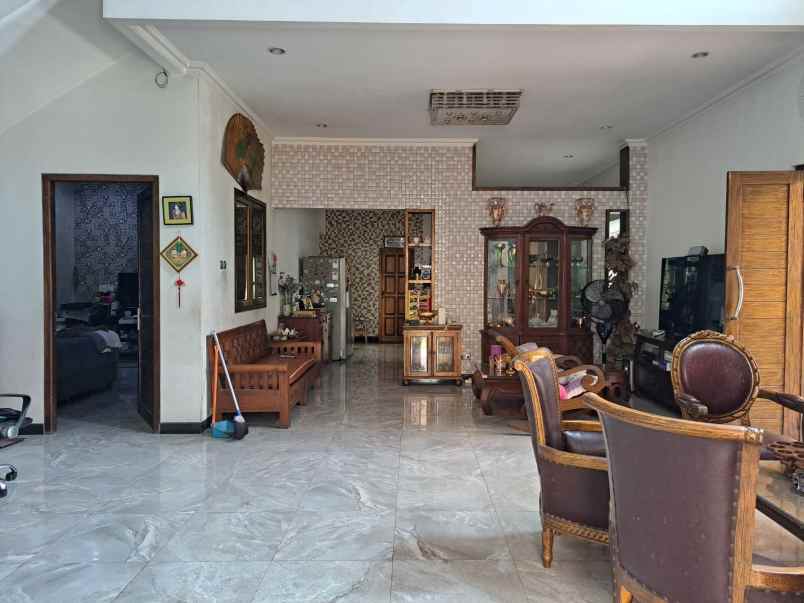 dijual rumah asri di boulevard harapan indah bekasi