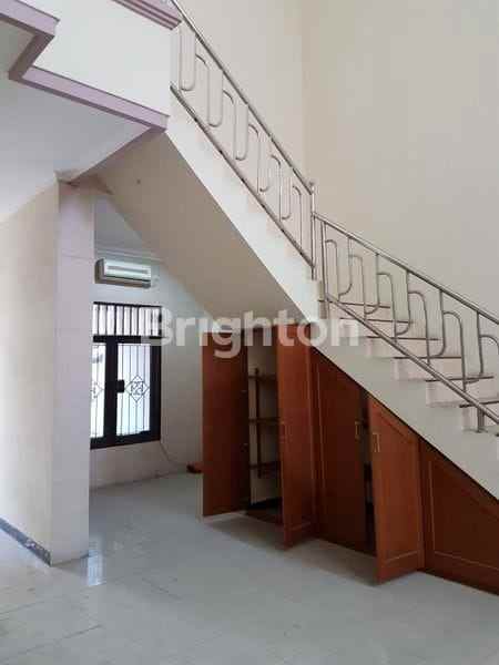 dijual rumah babatan panmtai