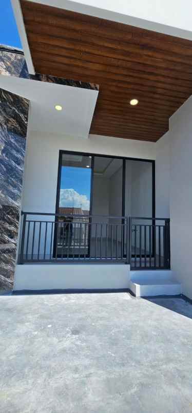 dijual rumah babatan pantai utara