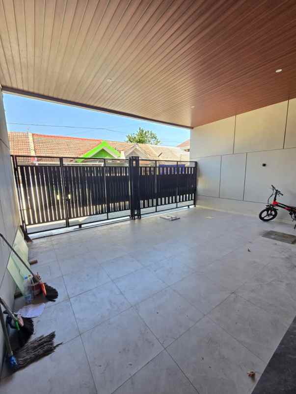 dijual rumah babatan pantai utara