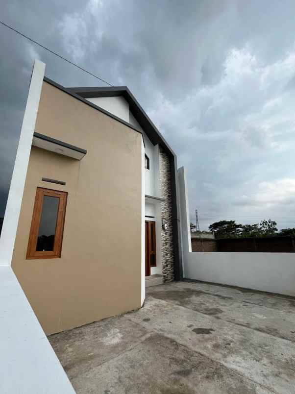 dijual rumah baki sukoharjo