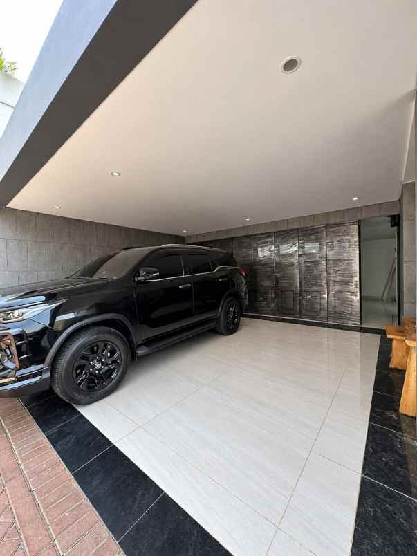 dijual rumah bambu apus