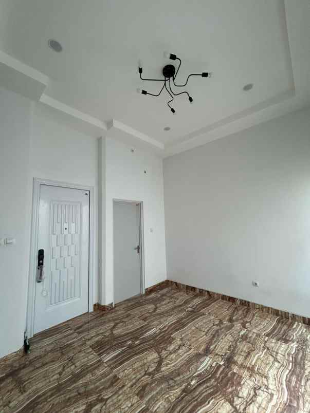 dijual rumah baru 2 lantai siap huni di bsd