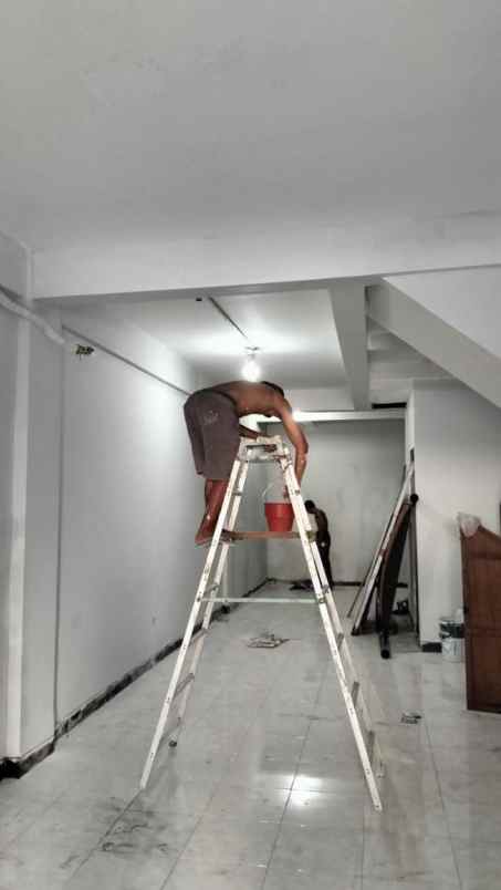 dijual rumah baru di darmo permai utara