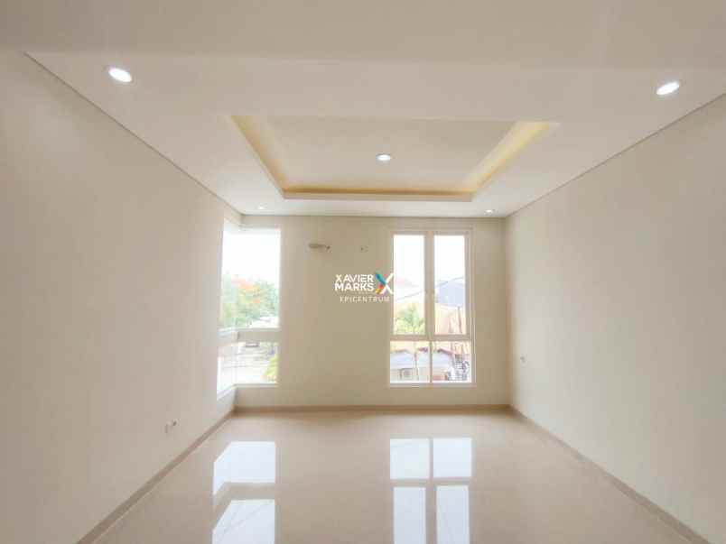 dijual rumah baru gress di manyar dekat galaxy mall