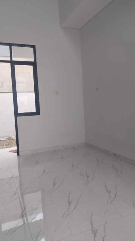 dijual rumah bedahan sawangan depok