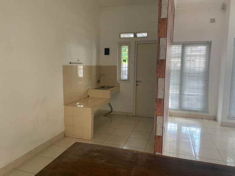 dijual rumah bella casa depok