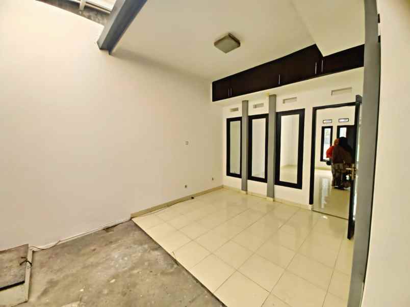 dijual rumah buahbatu regency terusan