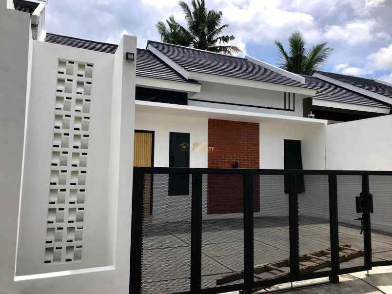 dijual rumah caturharjo sleman sleman