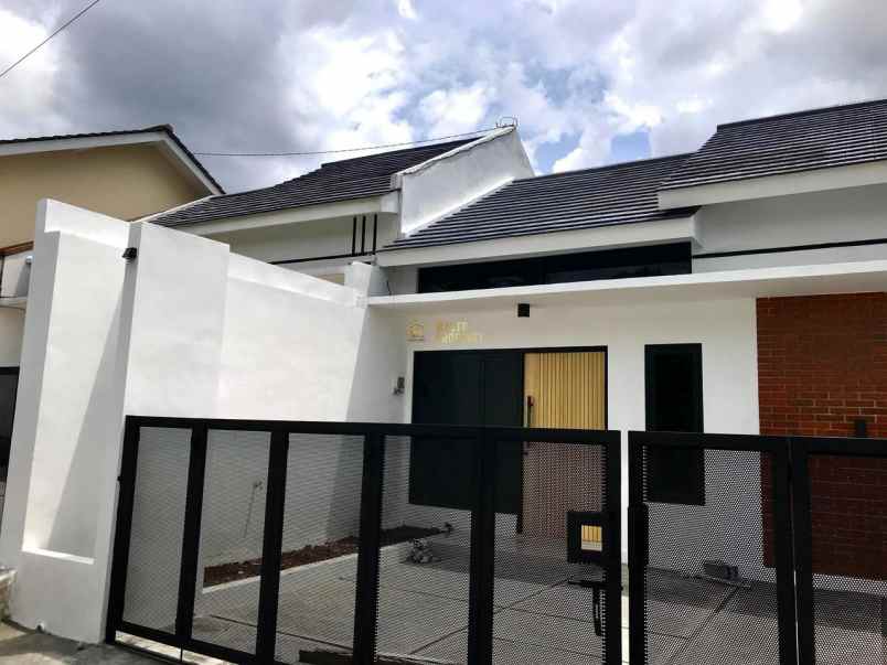 dijual rumah caturharjo sleman sleman