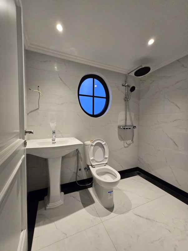 dijual rumah cempaka putih tengah