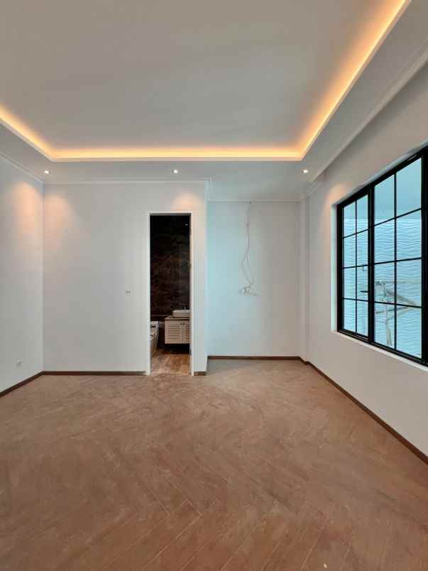 dijual rumah cilandak barat