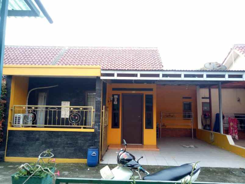 dijual rumah cipayung depok