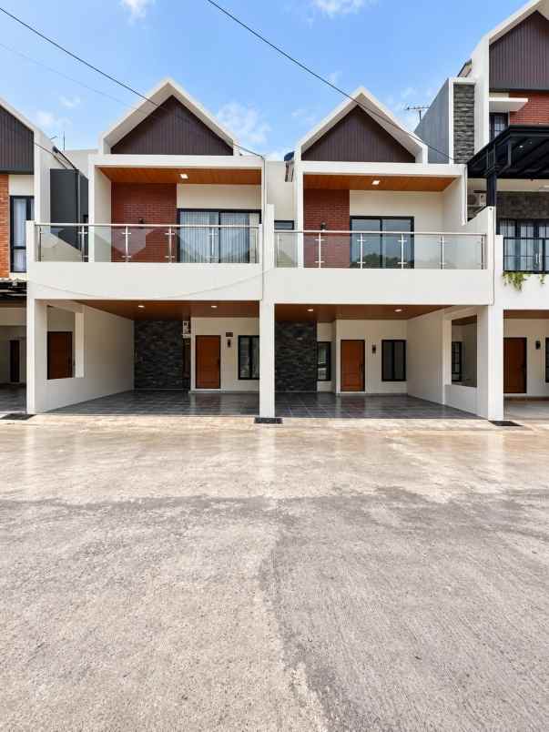 dijual rumah ciracas