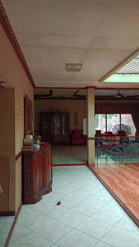 dijual rumah cirendeu