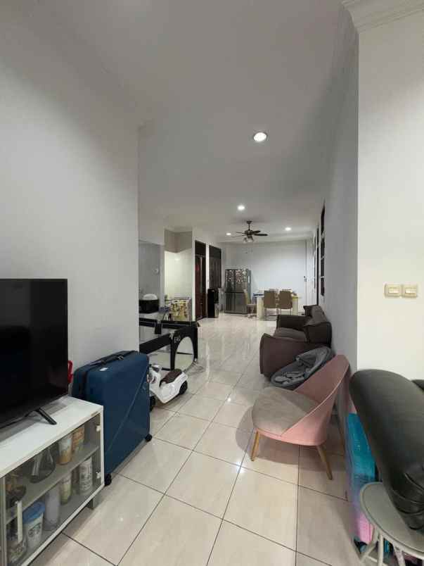 dijual rumah citra 1