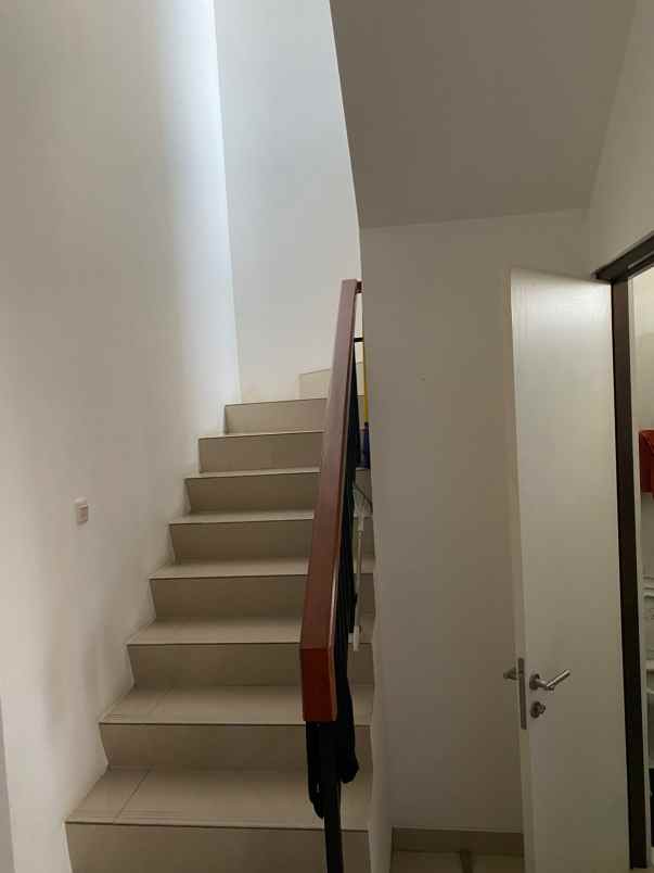 dijual rumah citra raya cluster pine trees