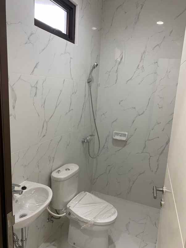 dijual rumah citra raya cluster pine trees