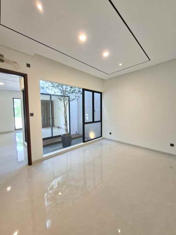 dijual rumah citraland woodland surabaya