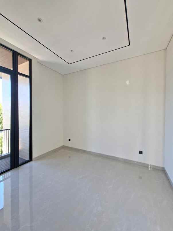 dijual rumah citraland woodland surabaya