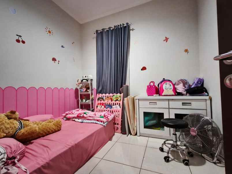 dijual rumah cluster burgundy