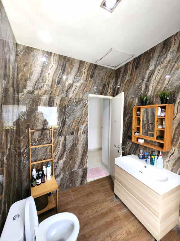 dijual rumah cluster cassia jgc jakarta