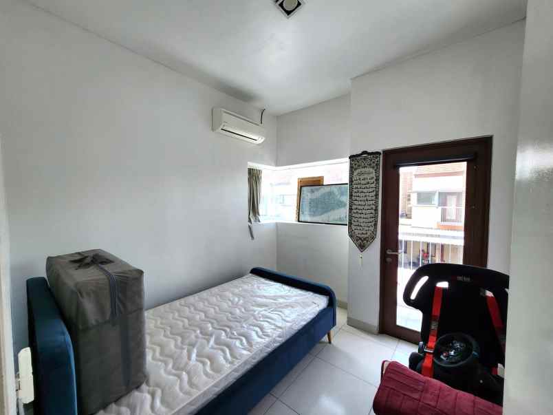 dijual rumah cluster cassia jgc jakarta