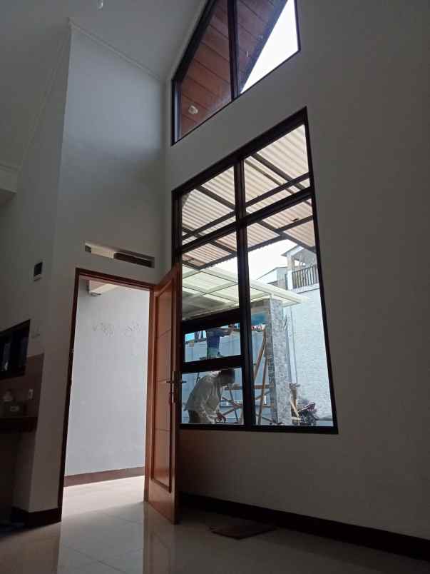 dijual rumah cluster d royale cihanjuang