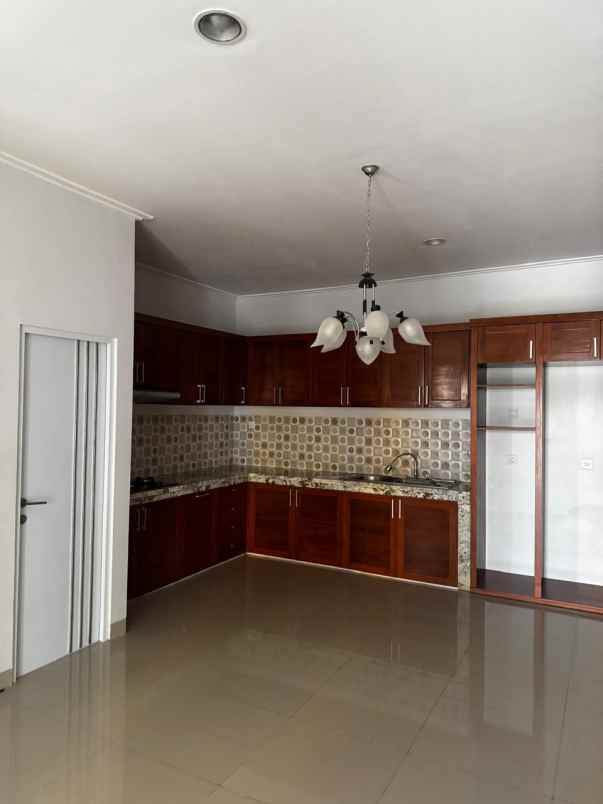 dijual rumah cluster eropa sedayu city